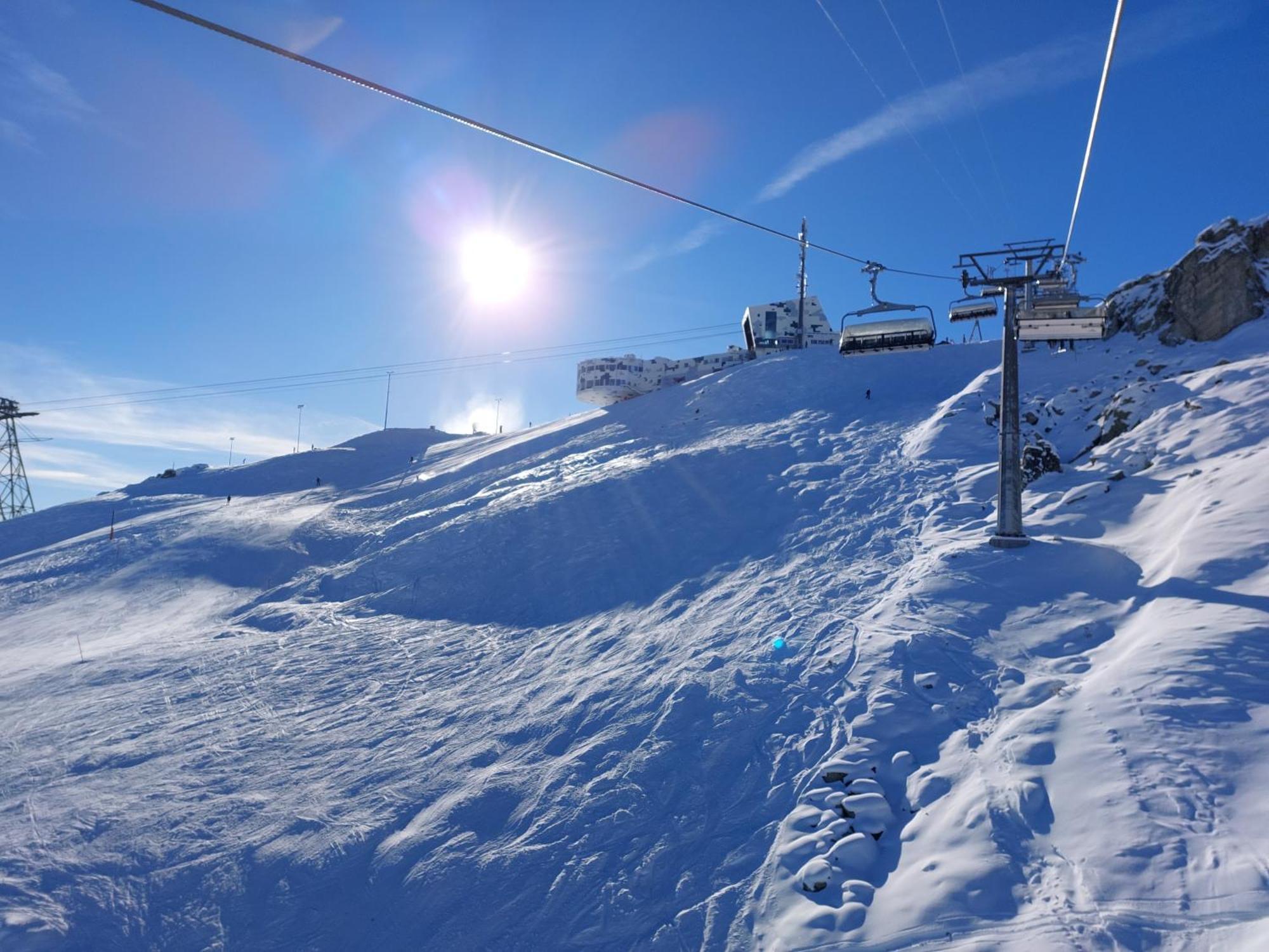Ferienwohnung Laax Mit Traumblick, Grossem Balkon Und Terrasse Luaran gambar