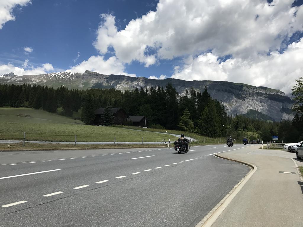 Ferienwohnung Laax Mit Traumblick, Grossem Balkon Und Terrasse Luaran gambar