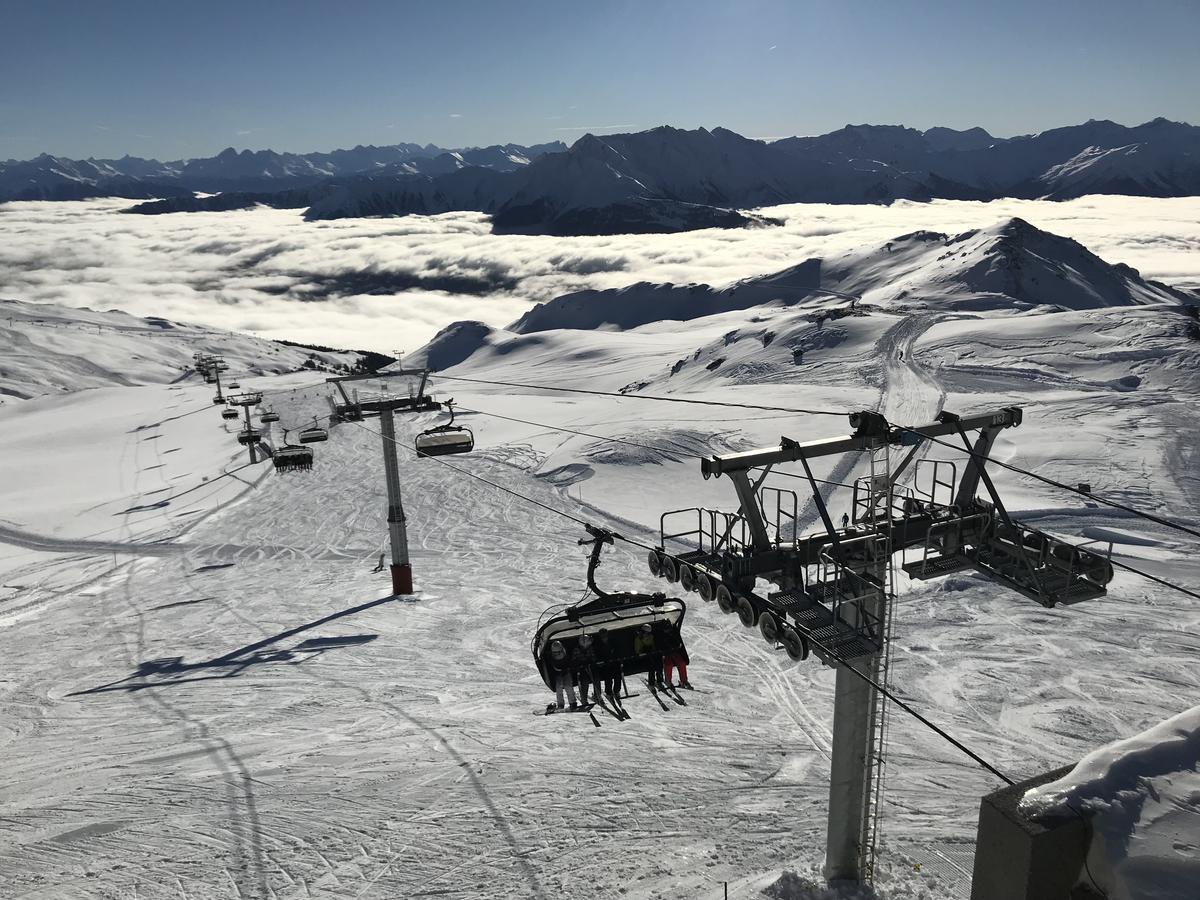 Ferienwohnung Laax Mit Traumblick, Grossem Balkon Und Terrasse Luaran gambar